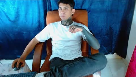 TRAV - INDEPENDENT MODEL online show from January 7, 2025, 1:59 am