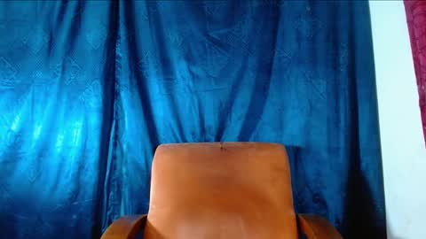 TRAV - INDEPENDENT MODEL online show from January 9, 2025, 10:41 am