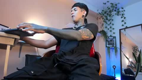 TRAV - INDEPENDENT MODEL online show from January 31, 2025, 4:58 am