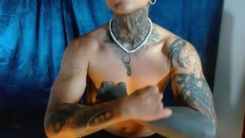 TRAV - INDEPENDENT MODEL online show from February 4, 2025, 1:06 pm