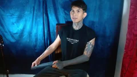 TRAV - INDEPENDENT MODEL online show from February 4, 2025, 9:20 pm