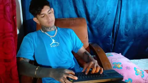 TRAV - INDEPENDENT MODEL online show from February 7, 2025, 8:31 pm