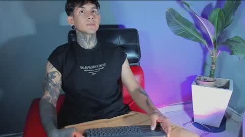 TRAV - INDEPENDENT MODEL online show from February 24, 2025, 1:46 am