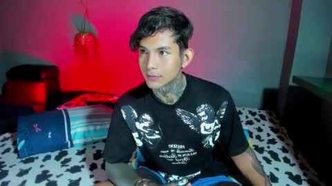 TRAV - INDEPENDENT MODEL online show from October 6, 2025, 5:21 pm