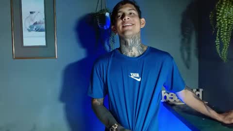 TRAV - INDEPENDENT MODEL online show from October 17, 2025, 1:53 am