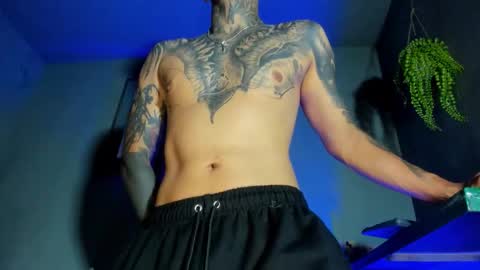 TRAV - INDEPENDENT MODEL online show from October 20, 2025, 1:06 am