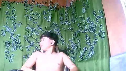 trebz_01 online show from November 12, 2025, 8:04 am