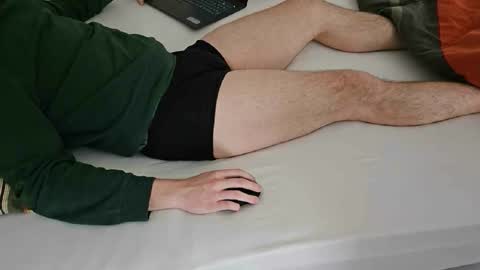 tree1989 online show from January 12, 2025, 2:09 pm