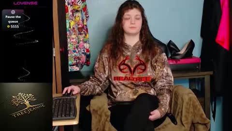 TreeJeanne online show from January 18, 2026, 5:17 pm