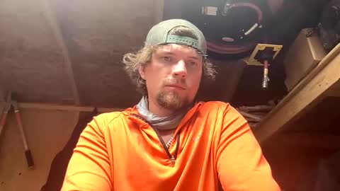 treeman817 online show from April 15, 2026, 1:34 am