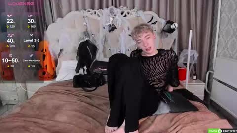 TrevorBenson online show from October 24, 2025, 3:03 am