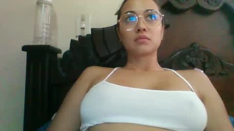 Snapshot of triana_bell chatting on December 5, 2024, 4:23 pm triana_bell online show from December 5, 2024, 4:23 pm