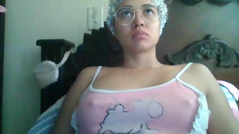 Snapshot of triana_bell chatting on December 14, 2024, 3:15 pm triana_bell online show from December 14, 2024, 3:15 pm