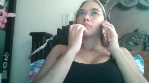 Snapshot of triana_bell chatting on December 27, 2024, 4:32 pm triana_bell online show from December 27, 2024, 4:32 pm