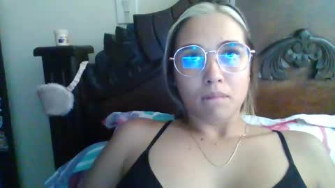 Snapshot of triana_bell chatting on February 3, 2025, 8:03 pm triana_bell online show from February 3, 2025, 8:03 pm