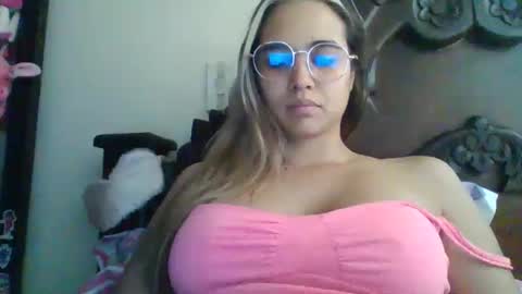 Snapshot of triana_bell chatting on February 6, 2025, 4:03 pm triana_bell online show from February 6, 2025, 4:03 pm