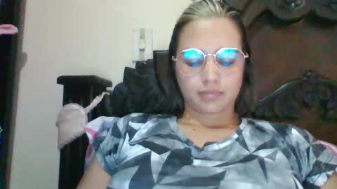 Snapshot of triana_bell chatting on February 7, 2025, 10:09 pm triana_bell online show from February 7, 2025, 10:09 pm