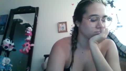 Snapshot of triana_bell chatting on February 8, 2025, 6:01 pm triana_bell online show from February 8, 2025, 6:01 pm