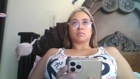 Snapshot of triana_bell chatting on February 21, 2025, 7:32 pm triana_bell online show from February 21, 2025, 7:32 pm