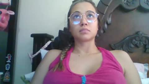Snapshot of triana_bell chatting on March 4, 2025, 5:03 pm triana_bell online show from March 4, 2025, 5:03 pm