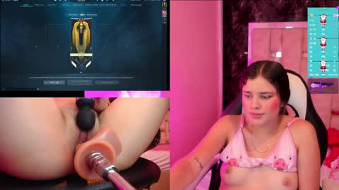 Snapshot of trianna__ chatting on December 10, 2024, 5:33 pm Trianna online show from December 10, 2024, 5:33 pm