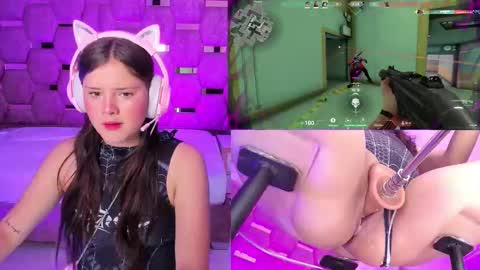 Snapshot of trianna__ chatting on November 14, 2025, 2:05 pm Trianna online show from November 14, 2025, 2:05 pm