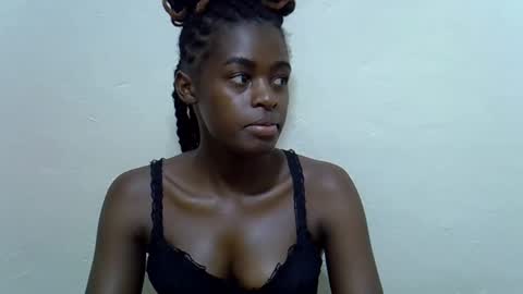 Snapshot of trickle_star chatting on February 25, 2026, 2:27 pm Asteric online show from February 25, 2026, 2:27 pm