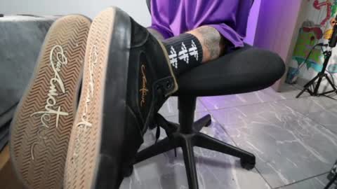 - trieone online show from April 17, 2026, 12:35 am