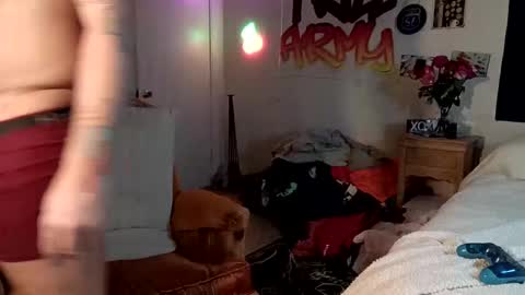 Snapshot of trillnonymau5 chatting on December 10, 2024, 6:22 am trillnonymau5 online show from December 10, 2024, 6:22 am