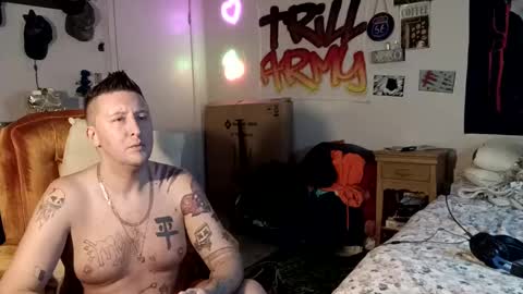 Snapshot of trillnonymau5 chatting on December 18, 2024, 5:48 am trillnonymau5 online show from December 18, 2024, 5:48 am