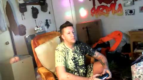 Snapshot of trillnonymau5 chatting on December 24, 2024, 7:11 pm trillnonymau5 online show from December 24, 2024, 7:11 pm