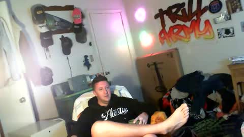 Snapshot of trillnonymau5 chatting on December 25, 2024, 2:23 pm trillnonymau5 online show from December 25, 2024, 2:23 pm