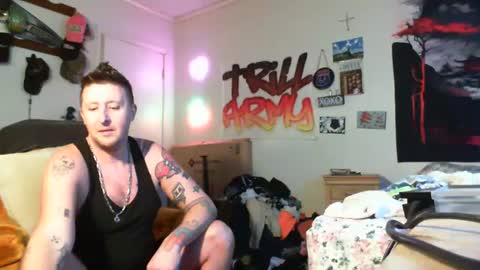 Snapshot of trillnonymau5 chatting on January 13, 2025, 3:23 am trillnonymau5 online show from January 13, 2025, 3:23 am