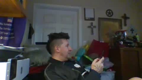 Snapshot of trillnonymau5 chatting on January 25, 2025, 2:15 am trillnonymau5 online show from January 25, 2025, 2:15 am