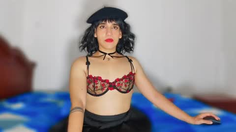 Triny online show from May 2, 2026, 2:33 pm