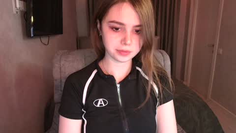 Snapshot of tripleprinces chatting on February 7, 2025, 5:51 pm tripleprinces online show from February 7, 2025, 5:51 pm