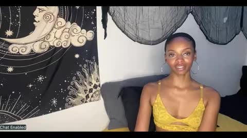 Snapshot of trixie_luv chatting on November 19, 2025, 2:39 pm trixie_luv online show from November 19, 2025, 2:39 pm