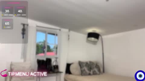 trixieemerald online show from March 28, 2026, 12:21 am