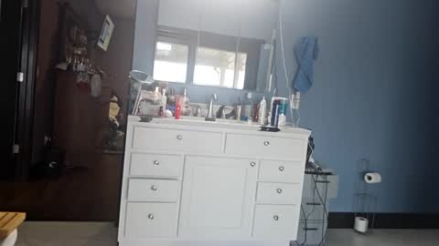 Snapshot of trojanswingers chatting on February 13, 2025, 5:54 pm trojanswingers online show from February 13, 2025, 5:54 pm