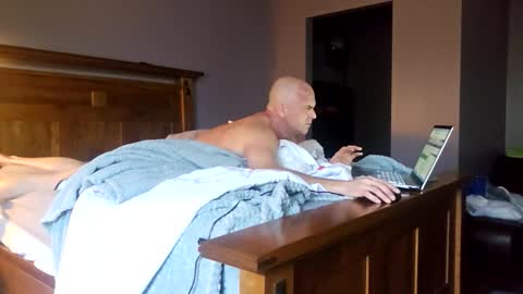 trojanswingers online show from December 15, 2025, 6:12 pm