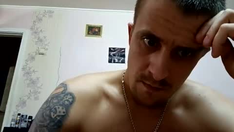 Adidas online show from November 8, 2025, 9:35 pm