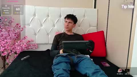 Troy online show from October 7, 2025, 9:01 pm