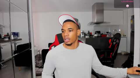 Snapshot of troywesly_ chatting on November 6, 2025, 12:39 pm Troy wesly online show from November 6, 2025, 12:39 pm