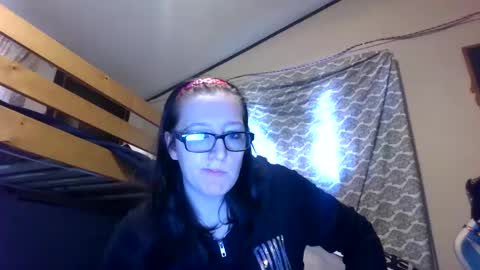 Snapshot of truckerswifetobe chatting on December 9, 2024, 6:35 pm TruckersWifeToBe online show from December 9, 2024, 6:35 pm