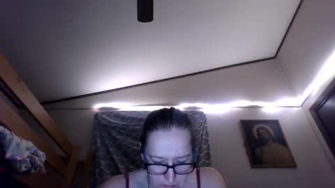 Snapshot of truckerswifetobe chatting on December 12, 2024, 4:26 am TruckersWifeToBe online show from December 12, 2024, 4:26 am