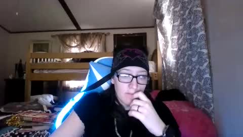 Snapshot of truckerswifetobe chatting on December 15, 2024, 6:26 pm TruckersWifeToBe online show from December 15, 2024, 6:26 pm