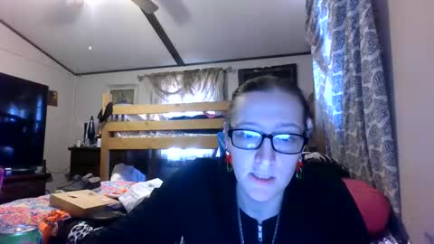 Snapshot of truckerswifetobe chatting on December 16, 2024, 6:38 pm TruckersWifeToBe online show from December 16, 2024, 6:38 pm