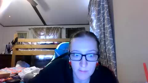 Snapshot of truckerswifetobe chatting on December 16, 2024, 9:41 pm TruckersWifeToBe online show from December 16, 2024, 9:41 pm