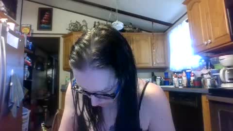 Snapshot of truckerswifetobe chatting on January 17, 2025, 4:04 pm TruckersWifeToBe online show from January 17, 2025, 4:04 pm