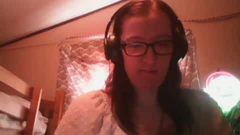 Snapshot of truckerswifetobe chatting on February 4, 2025, 4:08 pm TruckersWifeToBe online show from February 4, 2025, 4:08 pm